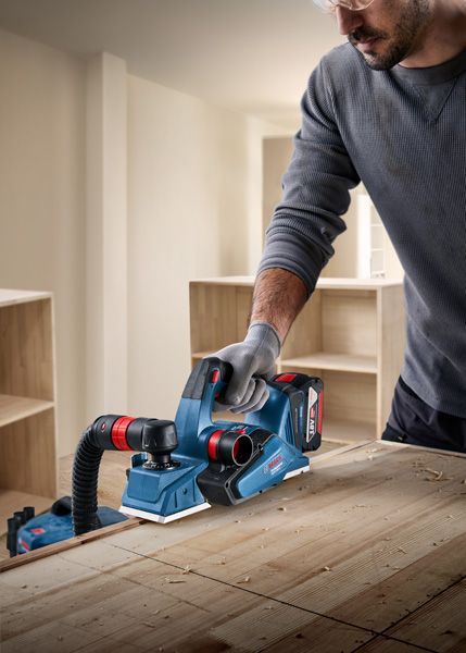 Bosch 18v battery online planer